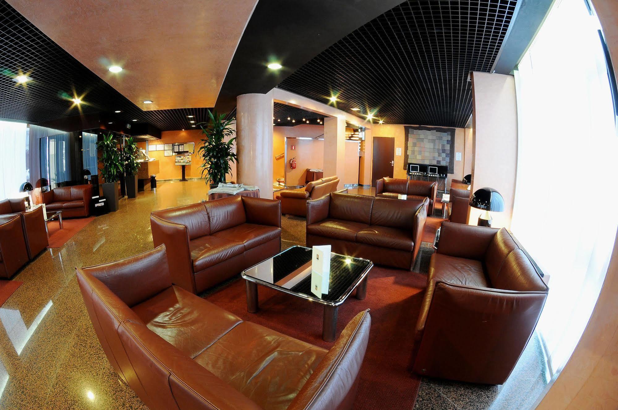 Hotel Galileo Милан Экстерьер фото
